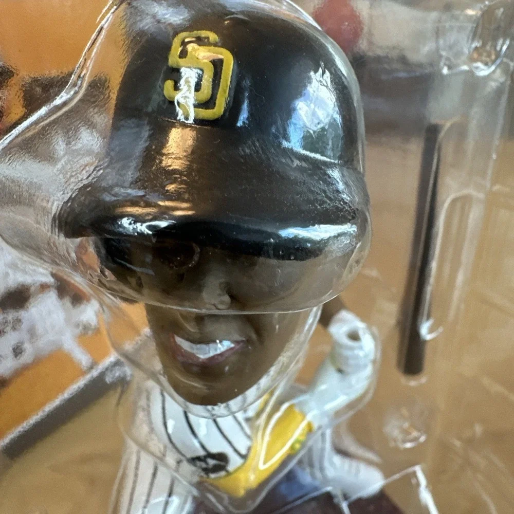2023 San Diego Padres #22 Juan Soto Shuffle Canel's Bobblehead SGA Baseball Bat